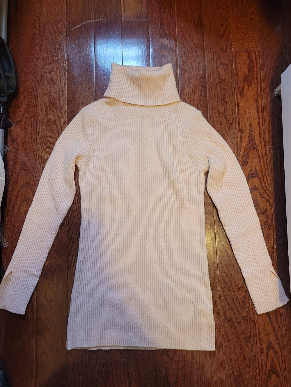 Banana Republic Women's Light Pink Ribbed Turtleneck Sweater